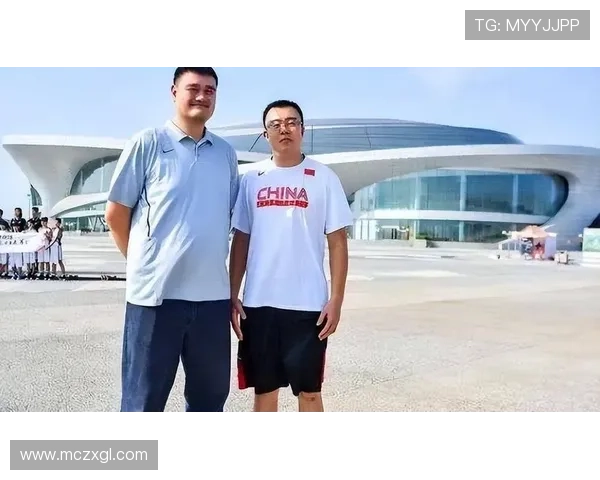 姚明成明路:从篮球巨星到体育事业领航者的传奇之旅 姚明成明路:从篮球巨星到体育事业领航者的传奇之旅